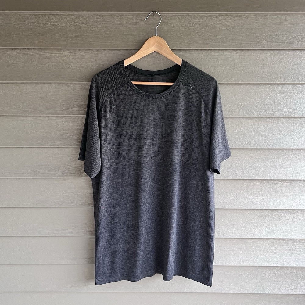 Lululemon Metal Vent Tech Shirt Mens Gray Short Sleeve Seamless Workout Running